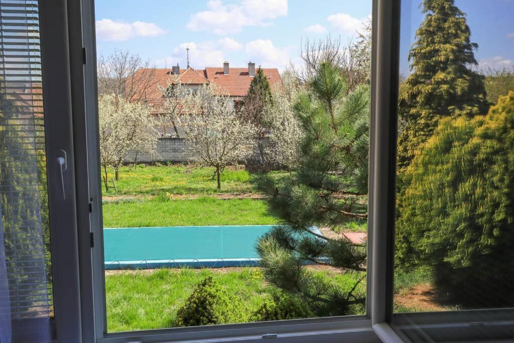 Pohodlný apartmán s ptačí zahradou Uherske Hradiste Exterior foto
